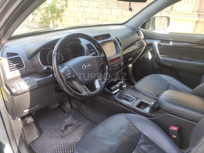 Kia Sorento-8