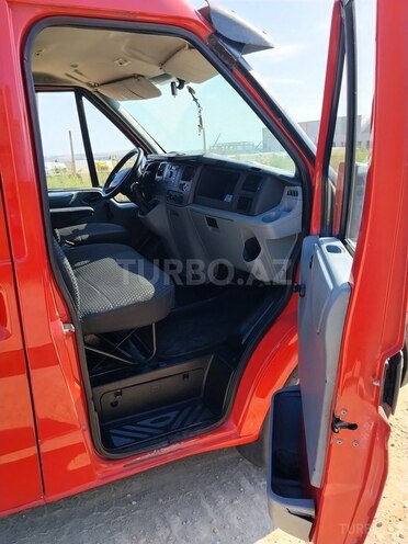 Ford Transit-3