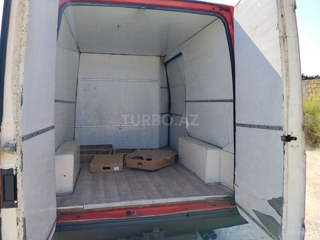 Ford Transit-6