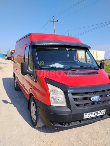 Ford Transit-8
