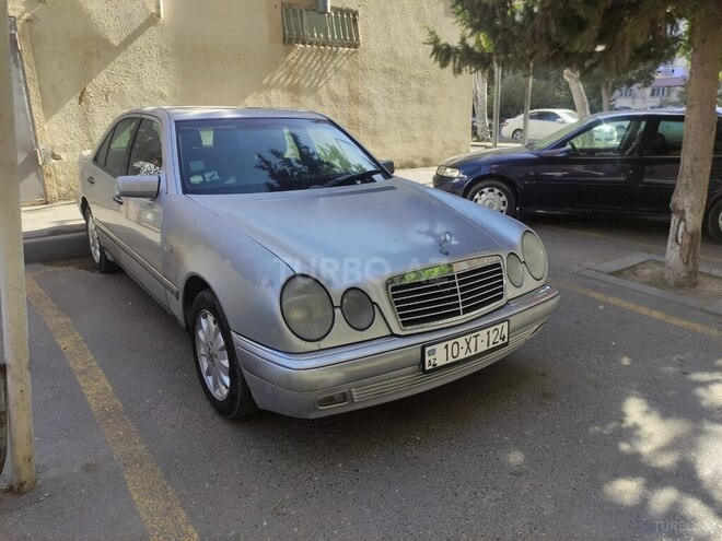 Mercedes E 240-7
