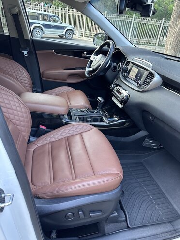 Kia Sorento-11