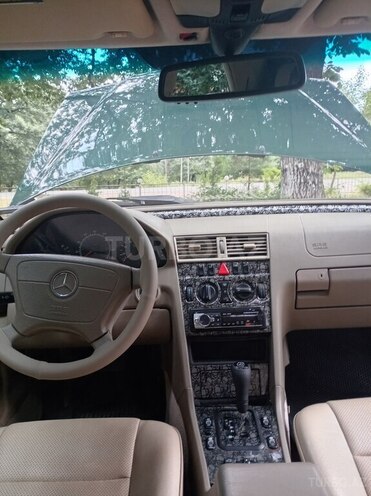 Mercedes C 230-6