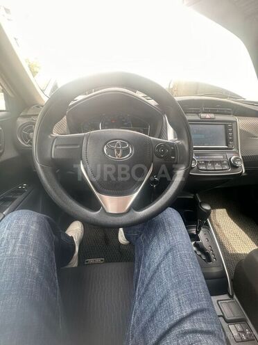 Toyota Corolla Fielder-2