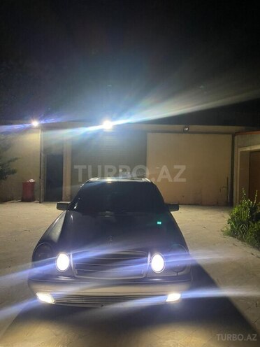 Mercedes E 230-6