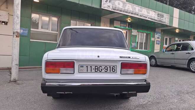 LADA (VAZ) 2107-2