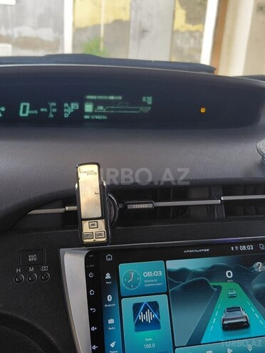 Toyota Prius-5