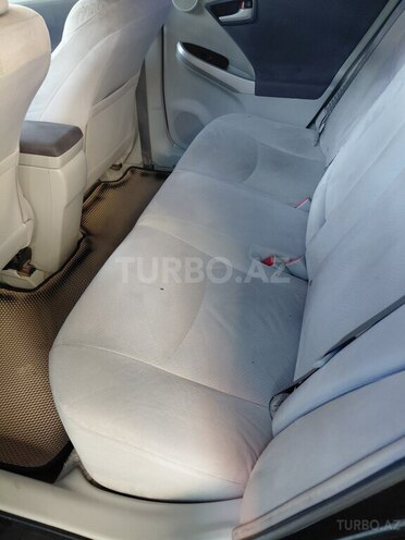 Toyota Prius-8