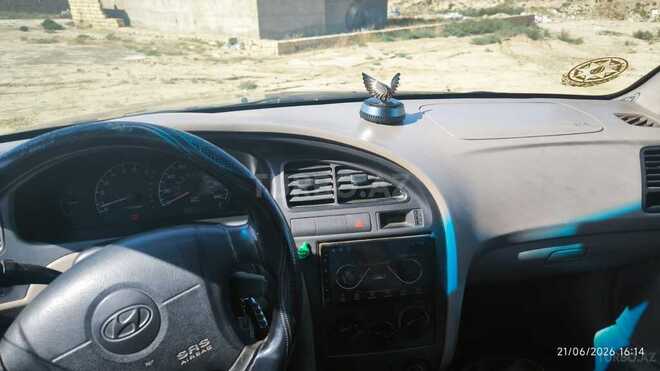 Hyundai Elantra-12