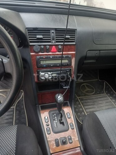 Mercedes C 200-11