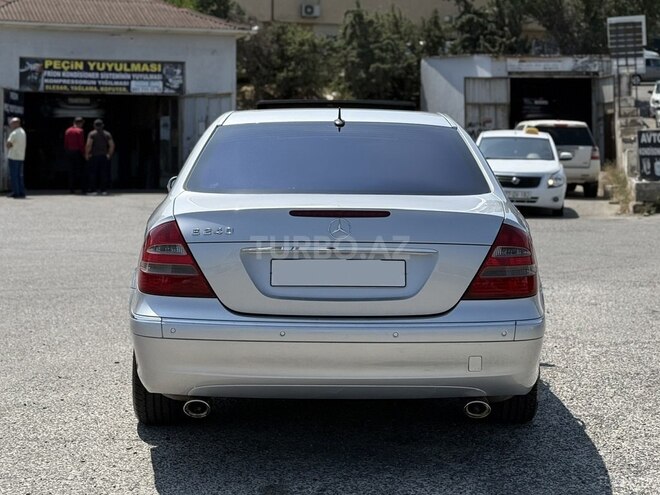 Mercedes E 240-8