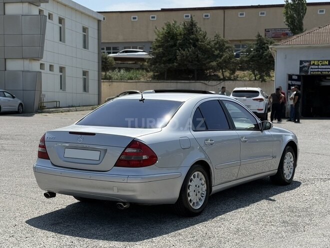 Mercedes E 240-7
