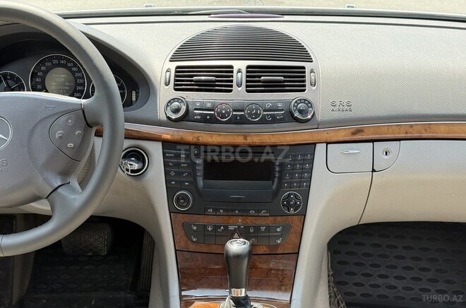 Mercedes E 240-14