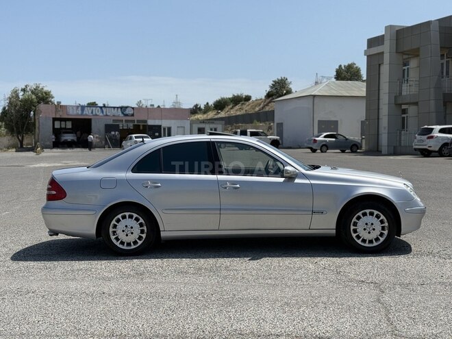 Mercedes E 240-5
