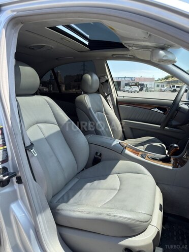 Mercedes E 240-10