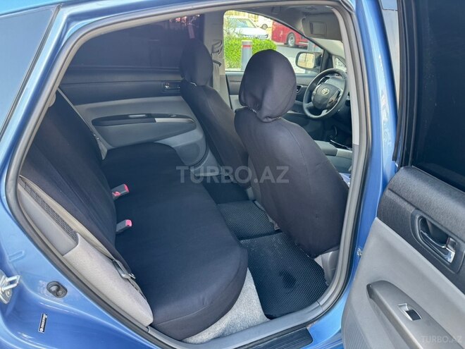 Toyota Prius-8