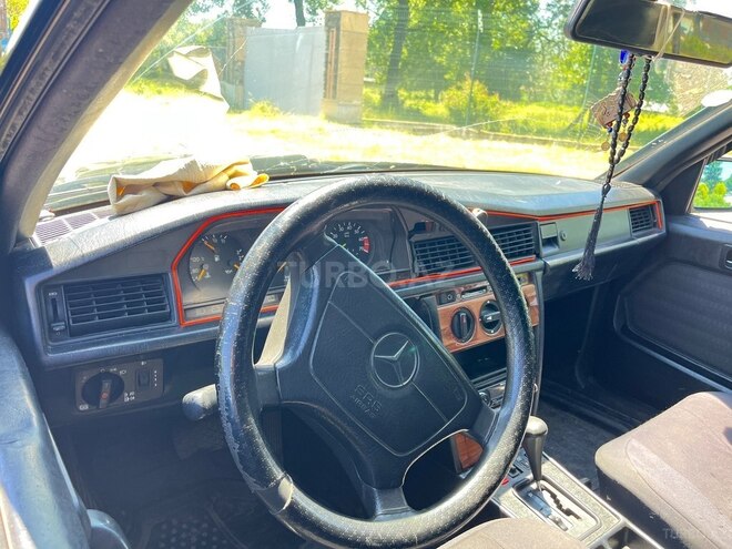 Mercedes 190-6