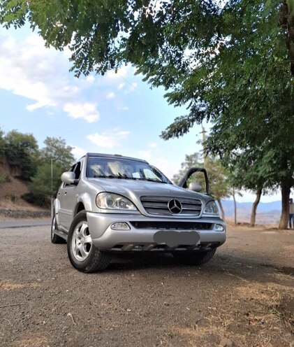 Mercedes ML 270-1