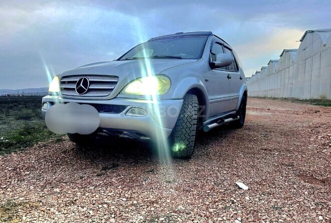 Mercedes ML 270-6