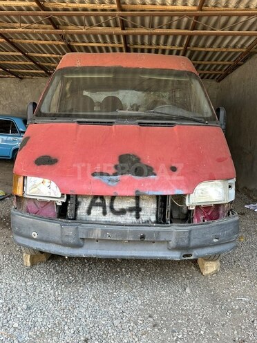 Ford Transit-2