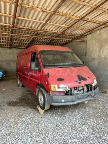 Ford Transit-5