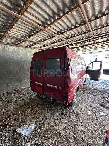 Ford Transit-7