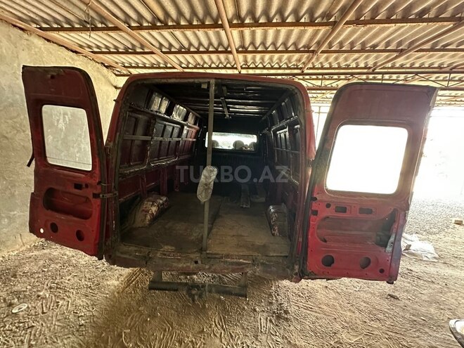 Ford Transit-8