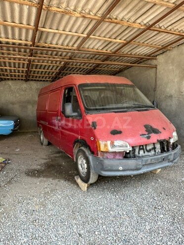 Ford Transit-6