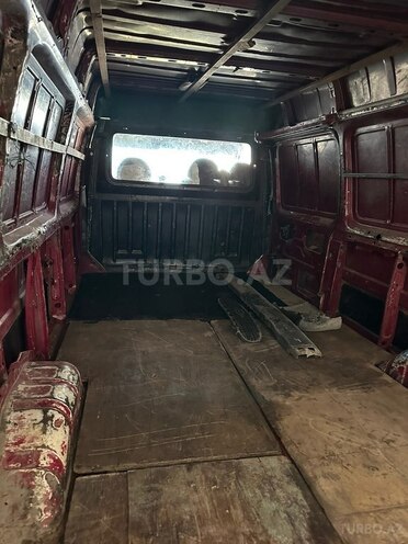 Ford Transit-10