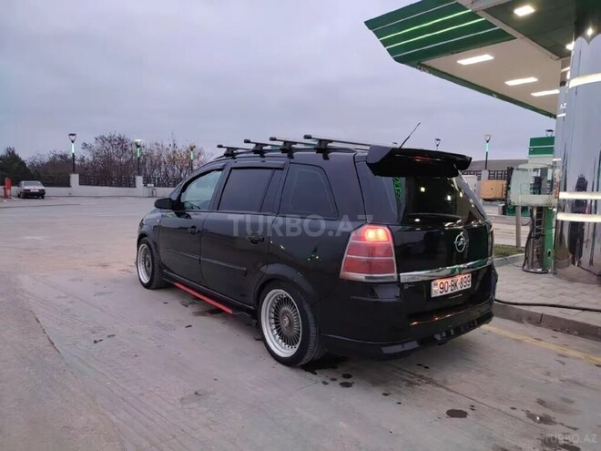 Opel Zafira-13