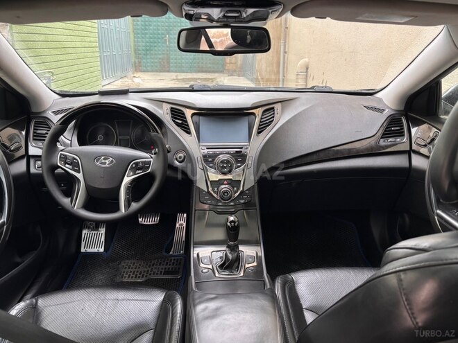 Hyundai Azera-10