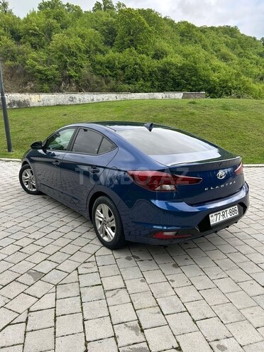 Hyundai Elantra-6