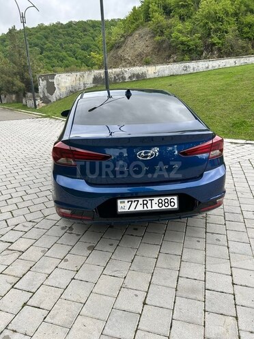 Hyundai Elantra-7
