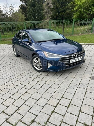Hyundai Elantra-1