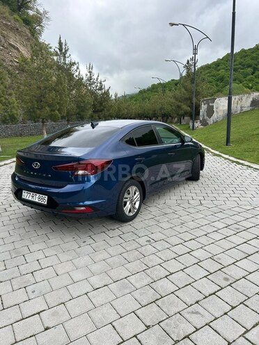 Hyundai Elantra-5