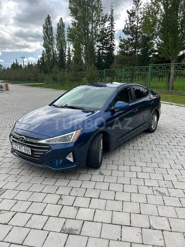 Hyundai Elantra-2