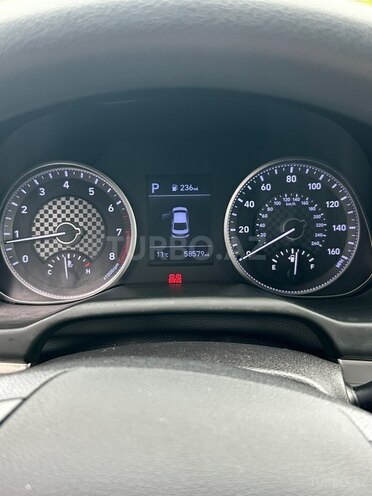 Hyundai Elantra-17