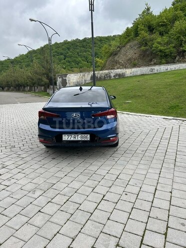 Hyundai Elantra-8