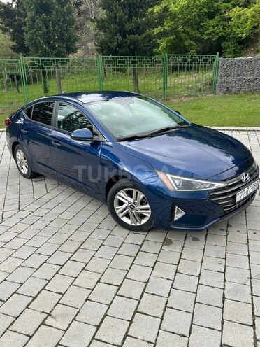 Hyundai Elantra-16