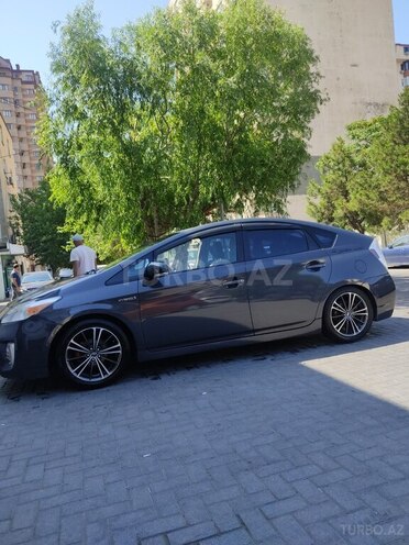 Toyota Prius-3