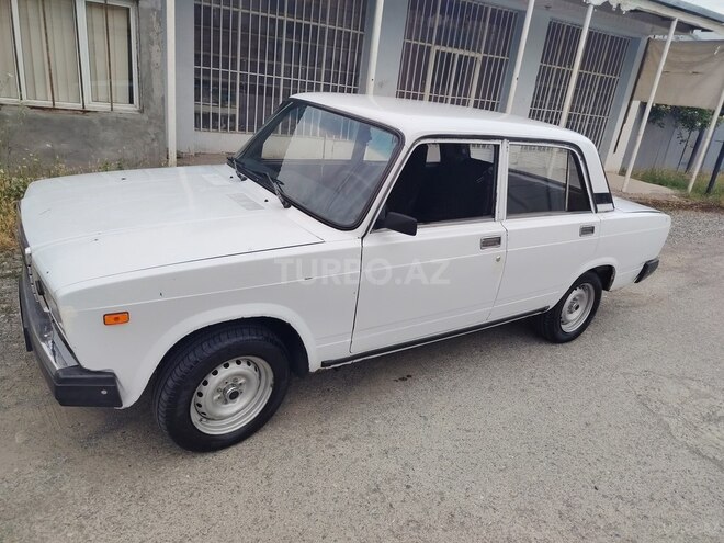 LADA (VAZ) 2107-2