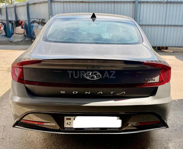 Hyundai Sonata-2