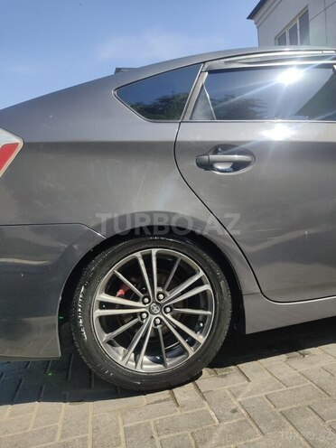 Toyota Prius-5