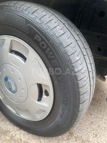 Ford Transit-6