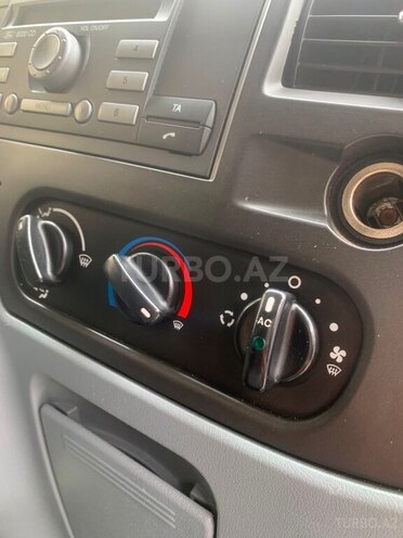 Ford Transit-7