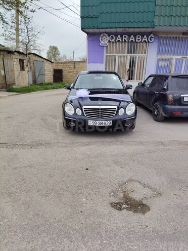 Mercedes E 220-1