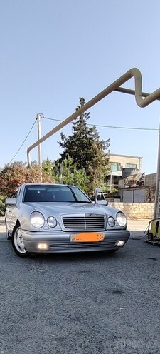 Mercedes E 200-1
