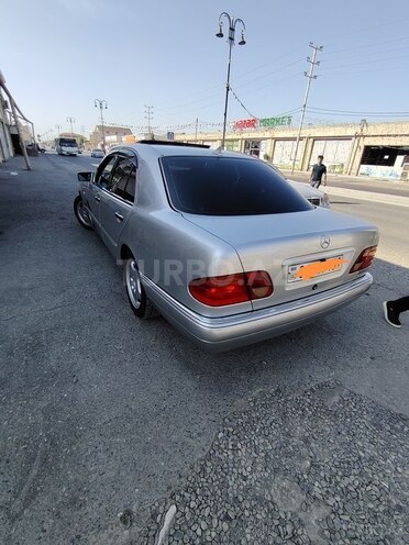 Mercedes E 200-6