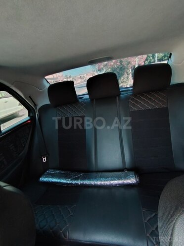 Mercedes E 200-8