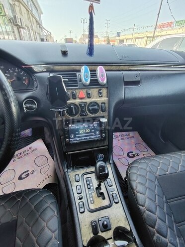 Mercedes E 200-7